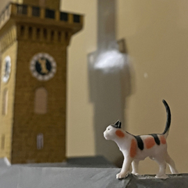 Die Katz vom Rathausdach