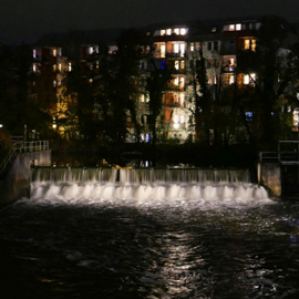 Wehr im Dunkeln