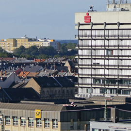 Post, Sparkasse und Klinikum