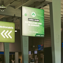 Kleeblattwerbung am Flughafen